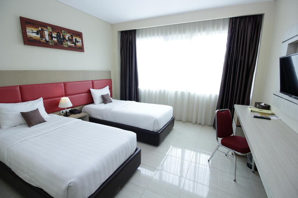Asoka Luxury Hotel Bandar Lampung Bagian luar foto